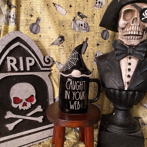 RAE DUNN CAUGHT IN YOUR WEB FIGURAL COFFEE MUG - Picture 3 of 6